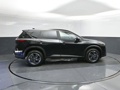 Used 2025 Nissan Rogue SV image 15