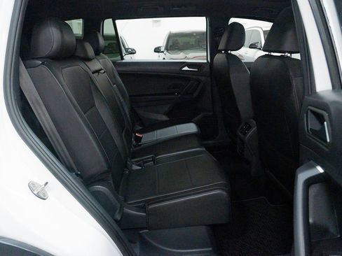 Used 2020 Volkswagen Tiguan SE R-Line w/ 3rd Row Seat Package image 32