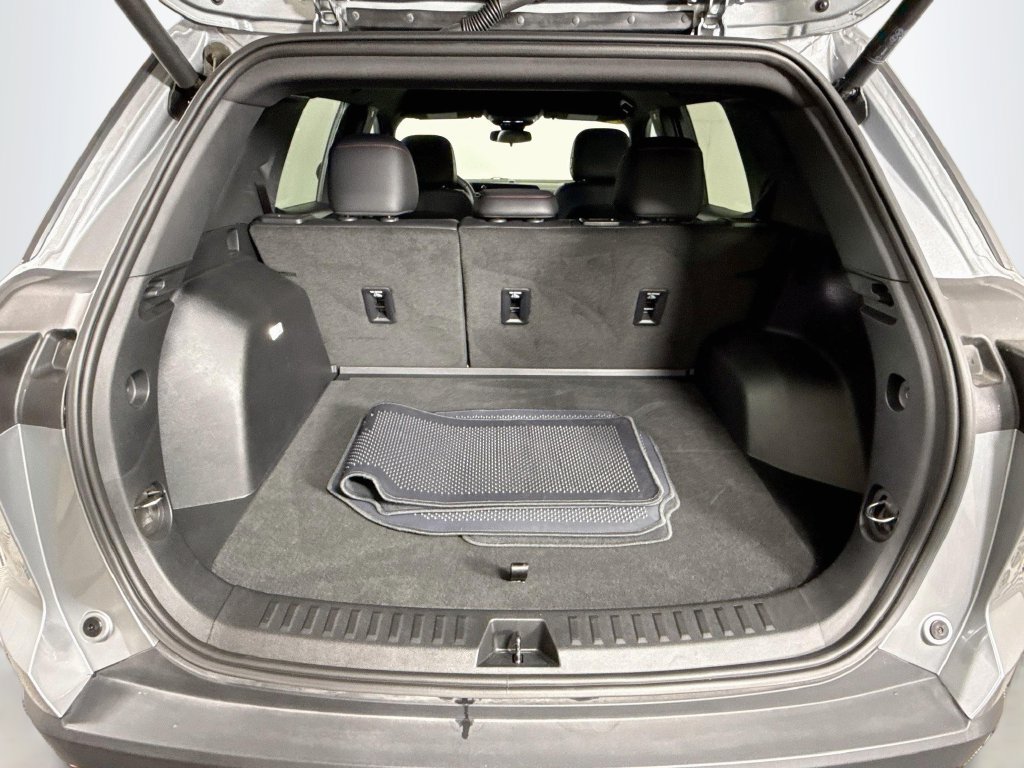 Used 2025 Chevrolet Equinox RS FWD image 24