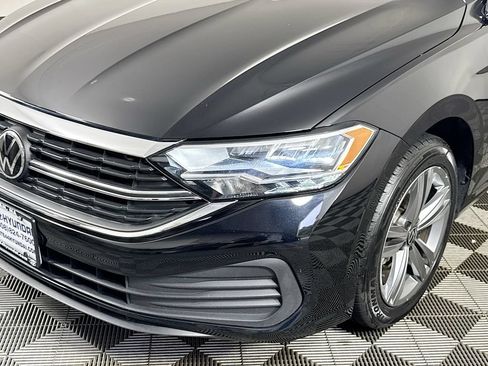 Used 2024 Volkswagen Jetta SE FWD image 7