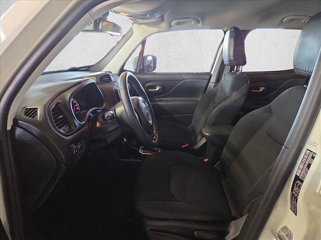 Used 2020 Jeep Renegade Altitude FWD image 15