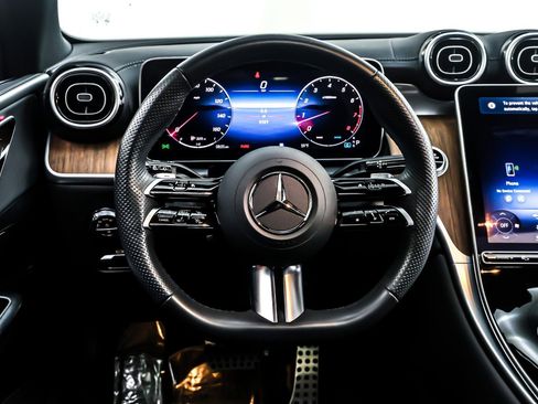 Used 2024 Mercedes-Benz GLC 300 4MATIC w/ AMG Line image 18