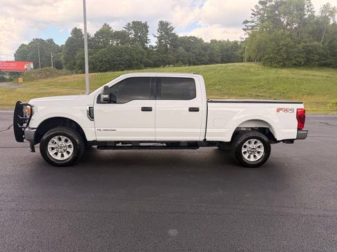 Used 2022 Ford F250 XLT w/ FX4 Off-Road Package AWD/4WD image 5
