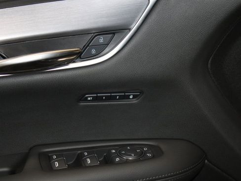 New 2025 Cadillac XT6 Luxury image 13