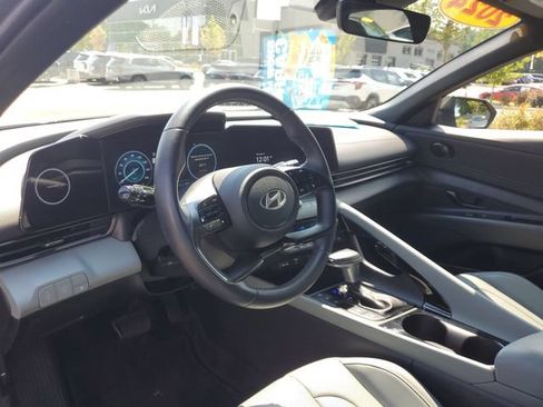 Used 2024 Hyundai Elantra Limited FWD image 24