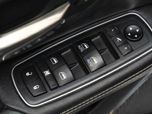 Used 2019 RAM 1500 Limited w/ Advanced Safety Group RWD image 39