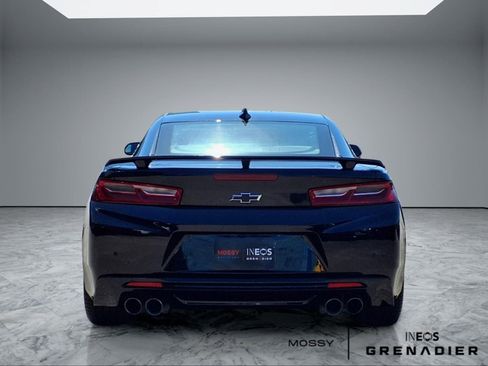 Used 2018 Chevrolet Camaro SS RWD image 6