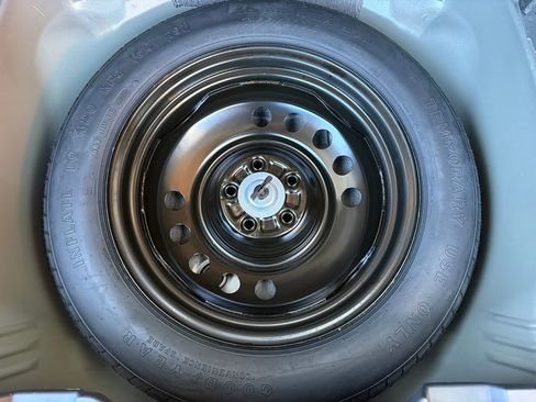 Used 2025 Subaru Outback Premium w/ Popular Package #1A image 33