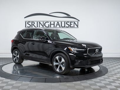 Used 2023 Volvo XC40 B5 Plus w/ Protection Package Premier