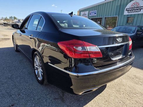 Used 2013 Hyundai Genesis 3.8 w/ Premium Pkg RWD image 11