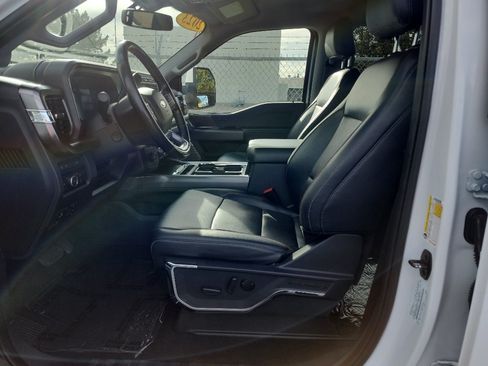 Used 2023 Ford F350 Lariat AWD/4WD image 4