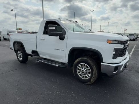 Used 2024 Chevrolet Silverado 2500 LT AWD/4WD image 2