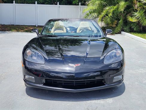 Used 2010 Chevrolet Corvette Convertible w/ Preferred Equipment Group RWD image 3