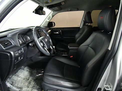 Used 2020 Toyota 4Runner TRD Off-Road Premium image 5