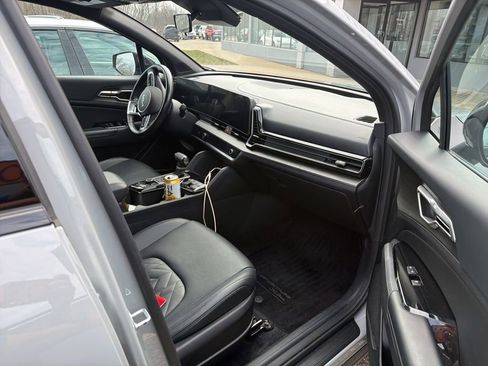 Used 2023 Kia Sportage X-Line w/ X-Line Premium Package image 9