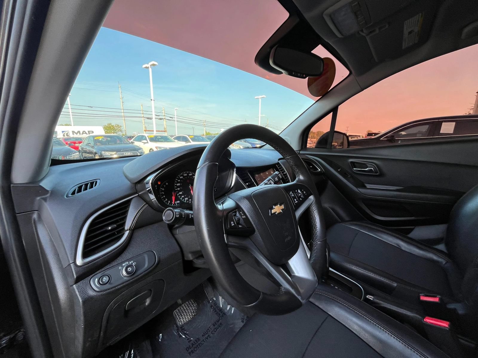 Used 2018 Chevrolet Trax LT w/ Redline Edition FWD image 31