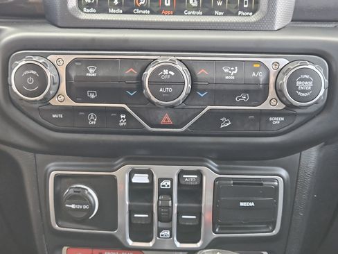 Used 2018 Jeep Wrangler Unlimited Rubicon AWD/4WD image 19