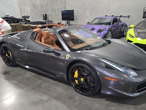 Used 2015 Ferrari 458 Spider RWD image 1