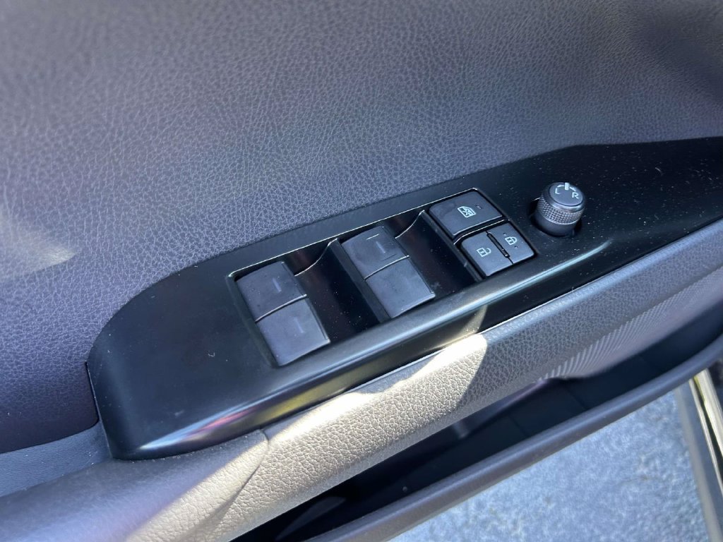 New 2026 Toyota Camry Hybrid FWD image 16