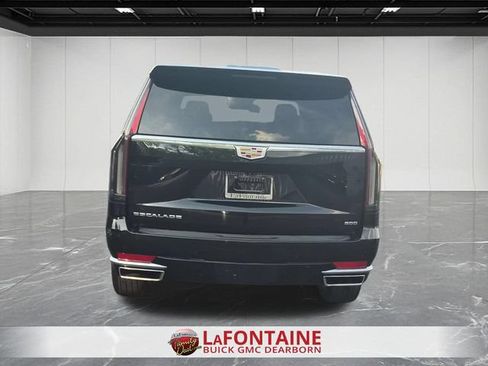Certified 2022 Cadillac Escalade Luxury AWD/4WD image 4