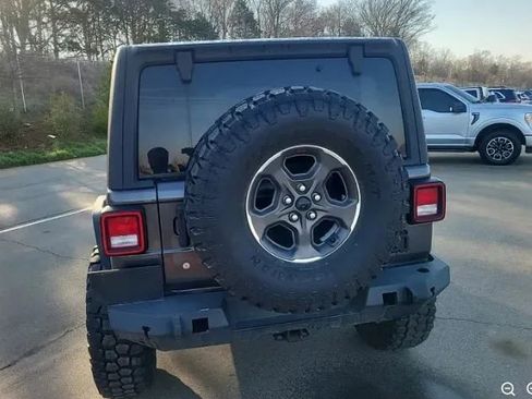 Used 2019 Jeep Wrangler Unlimited Sport S image 4