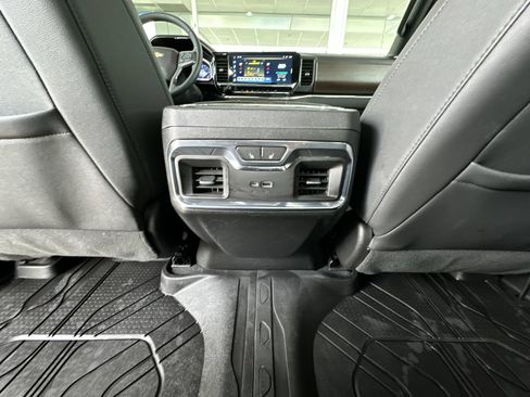 Certified 2023 Chevrolet Silverado 1500 High Country w/ High Country Premium Package AWD/4WD image 22