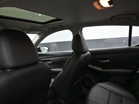 Used 2025 Nissan Sentra SR w/ SR Premium Package image 20