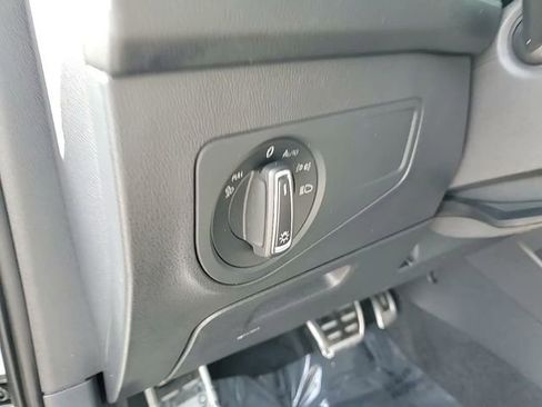 Used 2022 Volkswagen Tiguan SEL R-Line image 11