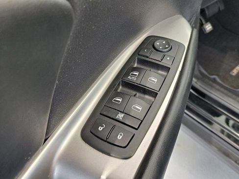 Used 2017 Dodge Journey SE w/ Flexible Seating Group image 21