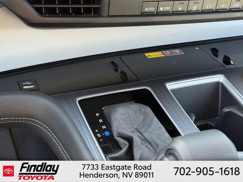 Certified 2025 Toyota Sienna LE FWD image 27