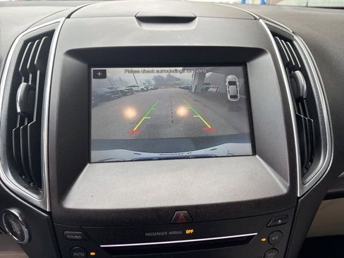 Used 2017 Ford Edge Titanium image 21