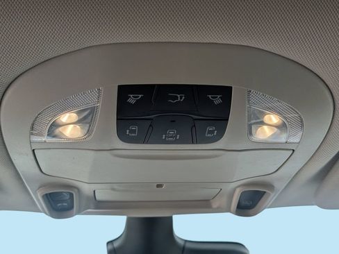 Used 2023 Chrysler Pacifica Limited FWD image 23