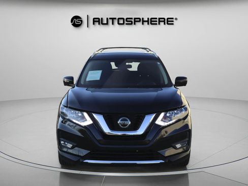 Used 2019 Nissan Rogue SV w/ Premium Package image 2