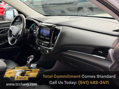 Certified 2021 Chevrolet Traverse RS w/ LPO, Floor Liner Package image 17