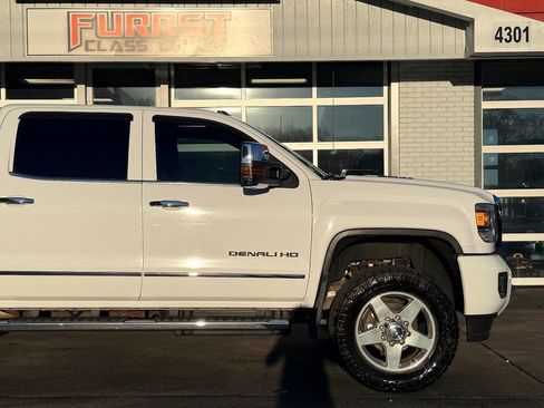 Used 2015 GMC Sierra 2500 Denali w/ Duramax Plus Package image 11