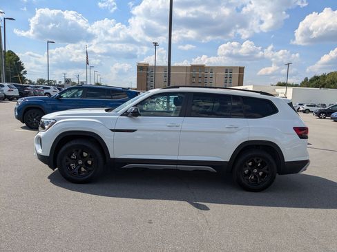 New 2026 Volkswagen Atlas Peak Edition image 6