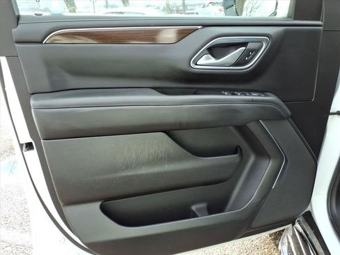 Used 2022 GMC Yukon SLE w/ Gmc Pro Safety Plus Package image 13