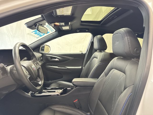 Used 2024 Buick Envista Sport Touring w/ Convenience I Package FWD image 11