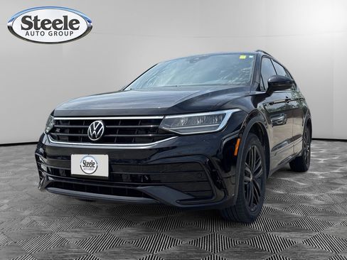 Used 2022 Volkswagen Tiguan SE R-Line FWD image 1