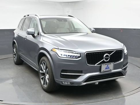 Used 2019 Volvo XC90 T5 Momentum w/ Multimedia Package FWD image 2