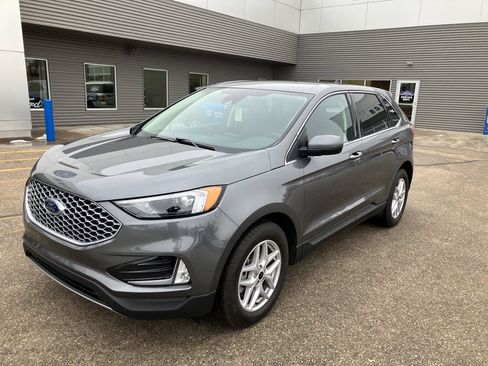Used 2024 Ford Edge SEL w/ Convenience Package AWD/4WD image 2