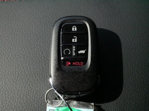 Certified 2025 Honda Pilot Black Edition image 33