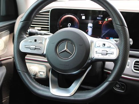 Used 2023 Mercedes-Benz GLS 580 4MATIC image 13