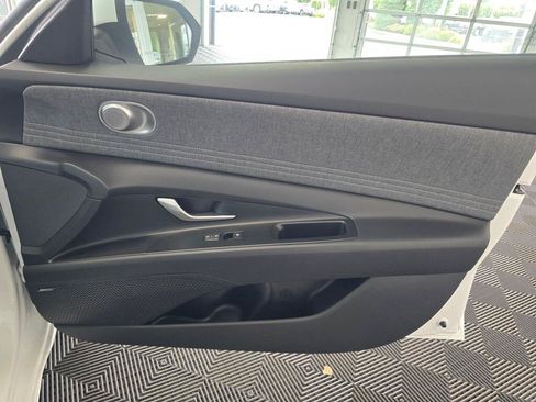 New 2026 Hyundai Elantra Limited FWD image 39