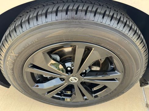 Used 2023 Nissan Sentra SV FWD image 16