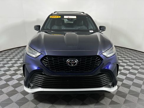 Certified 2021 Toyota Highlander XSE image 2