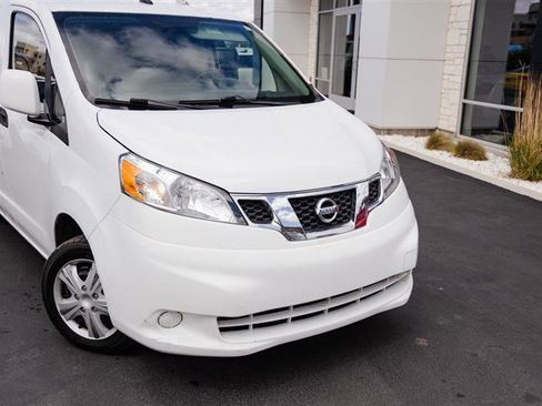 Used 2018 Nissan NV200 SV w/ Navigation Package FWD image 4
