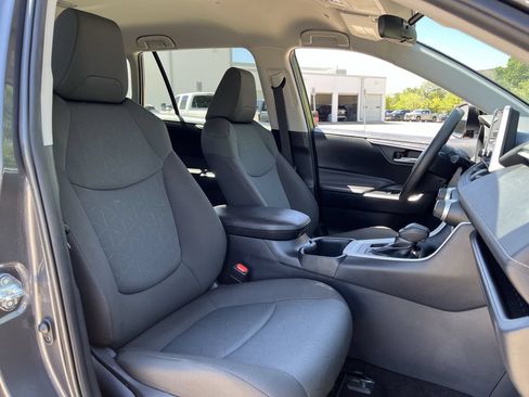 Used 2025 Toyota RAV4 XLE AWD/4WD image 24