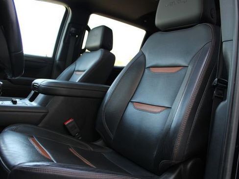 Used 2023 GMC Sierra 1500 AT4 w/ AT4 Premium Package AWD/4WD image 18