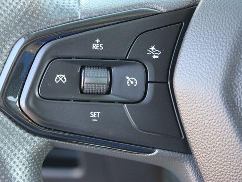 Used 2025 Chevrolet TrailBlazer LT AWD/4WD image 19